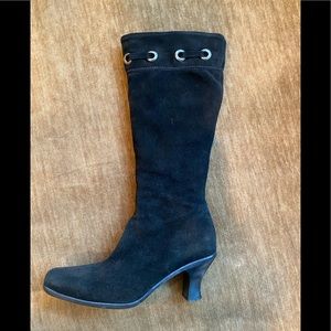 Waterproof La Canadienne fleece lined black suede boots